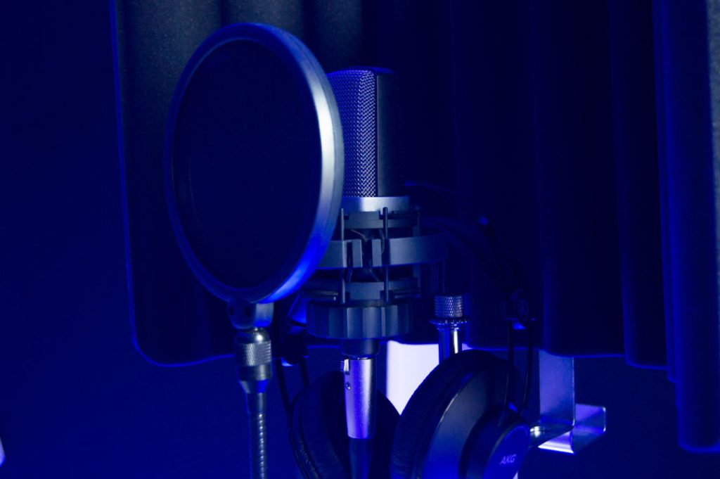 How to Set Up a Budget-Friendly Recording Studio in Your Bedroom